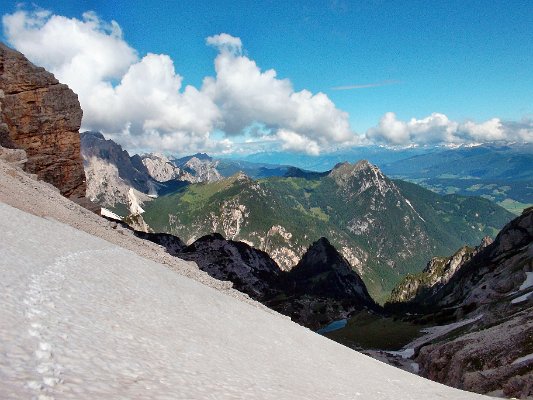 18. Jedna z mnoha málo používaných stezek, která vede z města Toblach až k známým třem vrcholkům Tre Cime